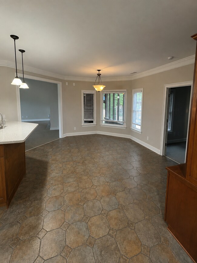 Building Photo - 860 Streamside Dr