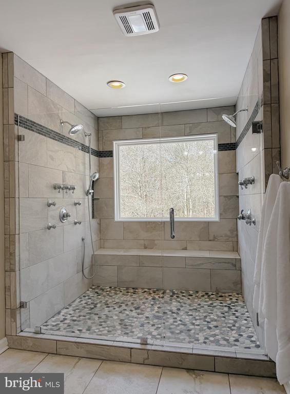 Building Photo - 23185 Pembrook Dr