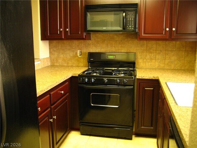 Building Photo - 2894 Lilac Ct