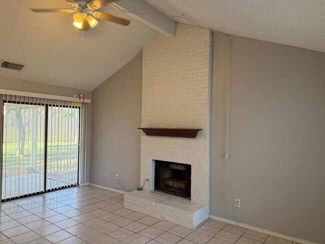 Building Photo - 6504 J Gregg Cove