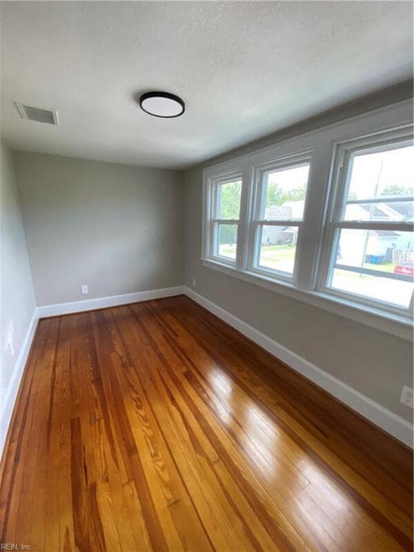 Building Photo - 316 Roselynn Ln