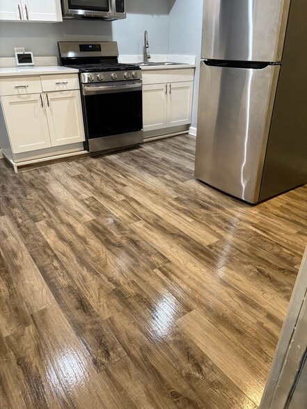 Building Photo - 9219 S Greenwood Ave