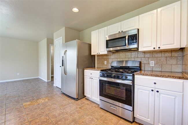 Building Photo - 138 W New Meadows Dr
