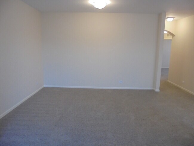 Building Photo - 4234 Savoy Ln