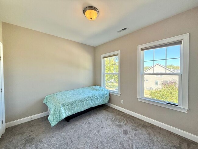 Building Photo - 1616 Doubles Ct