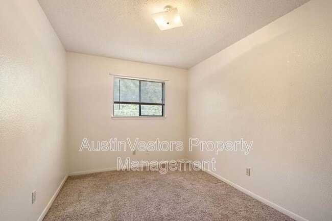 Building Photo - 200 Concho St