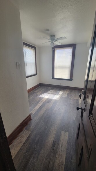 Building Photo - 507 Rose Ave