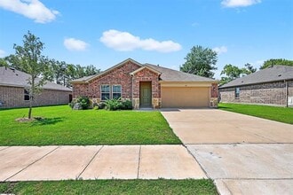 Building Photo - 410 Goliad St