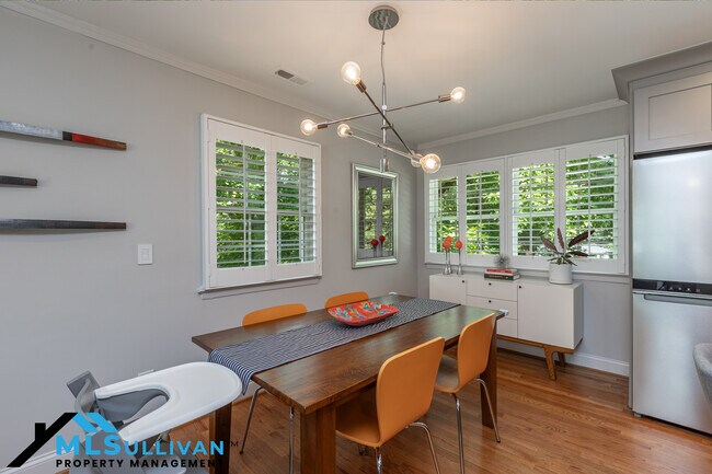 Building Photo - 4500 Lakemont Dr
