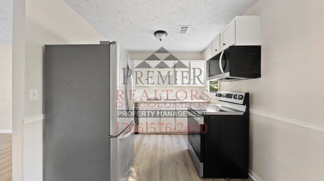 Building Photo - 330 Mays Ave