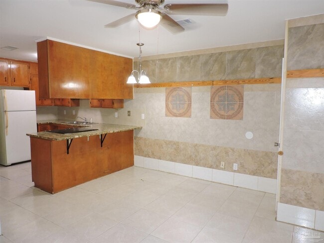 Building Photo - 1327 Jasma Ln