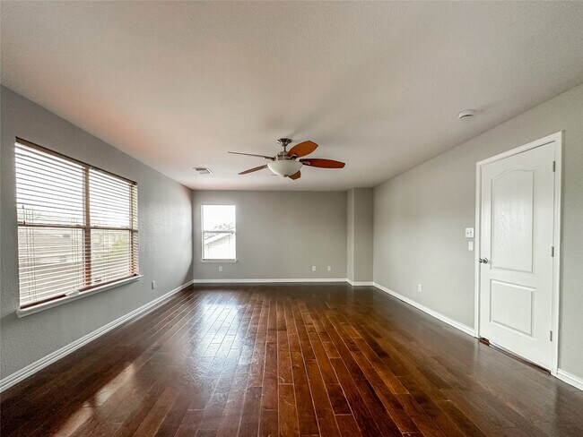 Building Photo - 5739 Westminster Village Dr