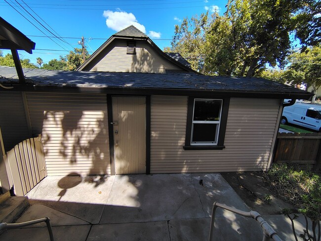Building Photo - 701 Tuolumne Blvd