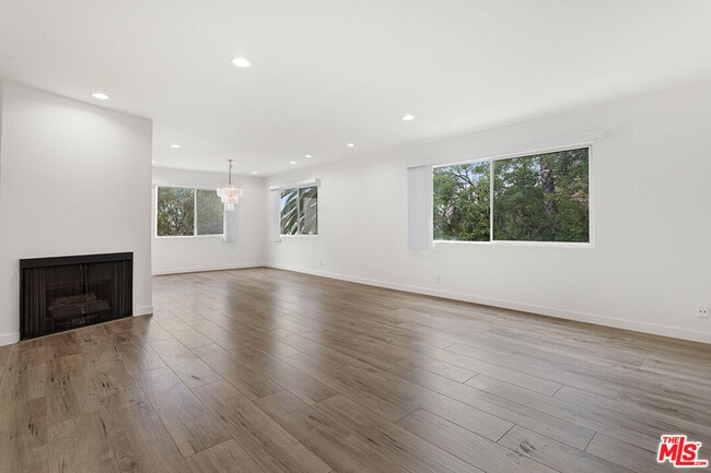 Building Photo - 9351 Via Crema