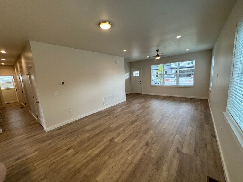 Building Photo - 611 Companion Wy