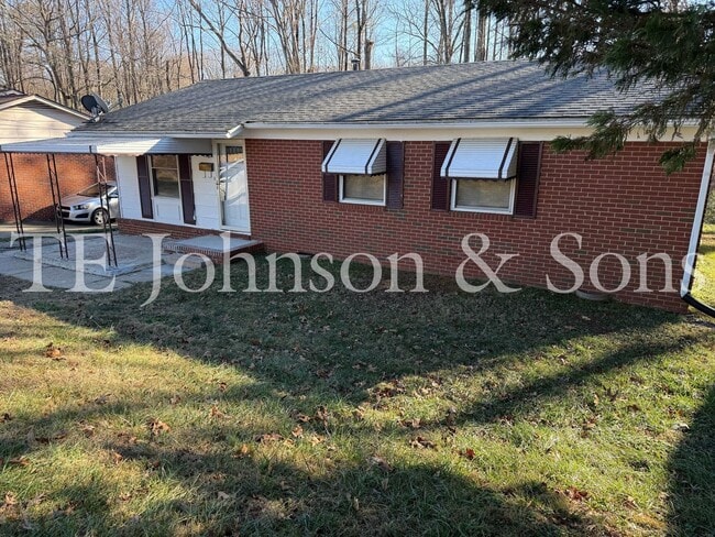 Building Photo - Charming 3BR/2BA Home with Hardwood Floors, Bonus Room & Outdoor Living