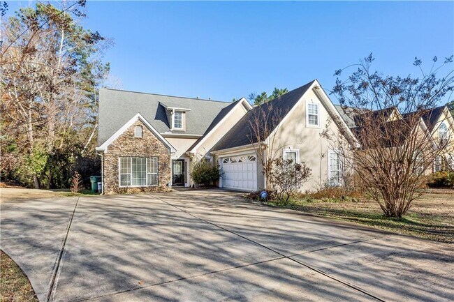 Building Photo - 3025 Vineyard Way