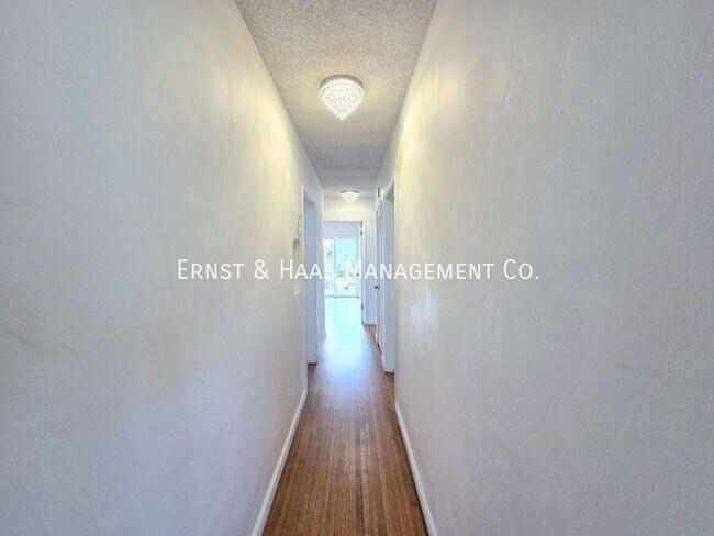 Building Photo - 1067 Ximeno Ave