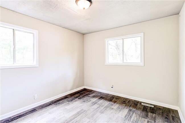 Building Photo - 5904 Heatherwood Ln