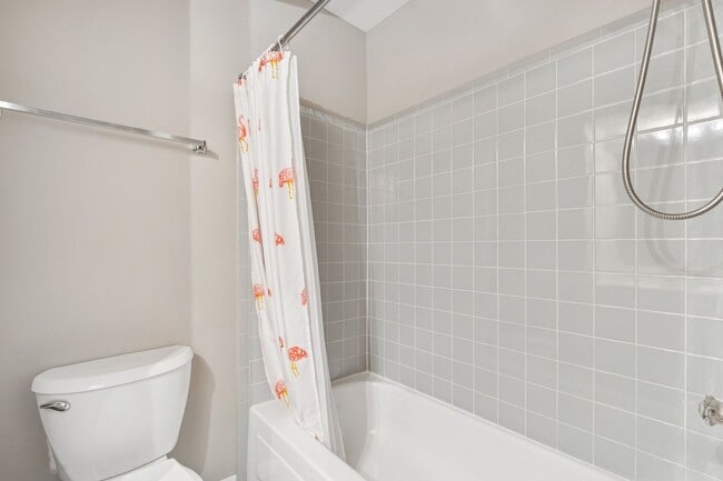 Building Photo - This is Reston living at its finest!