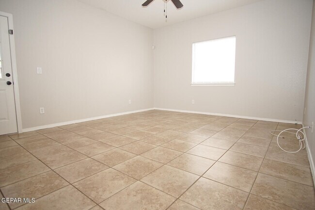 Building Photo - 14206 Otter Point Ct
