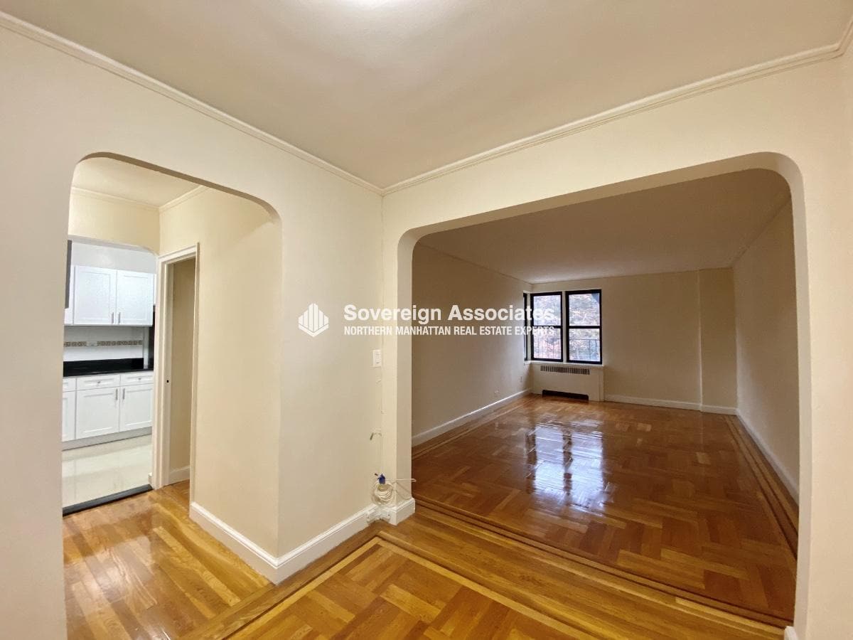 Building Photo - 100 Arden St