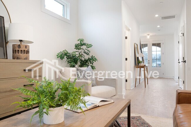 Building Photo - 129 Leggo Ave