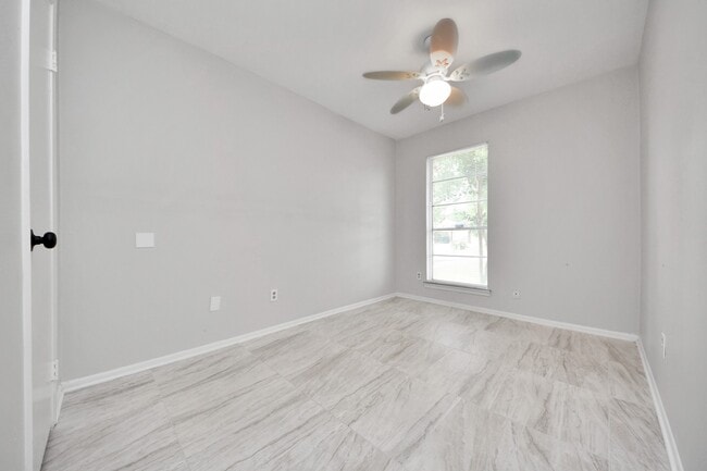 Building Photo - 4830 Ridgestone St