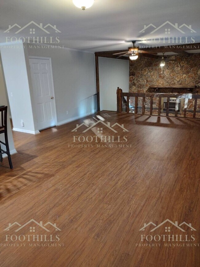 Building Photo - 3-bedroom, 2-bath home located in Pendleton