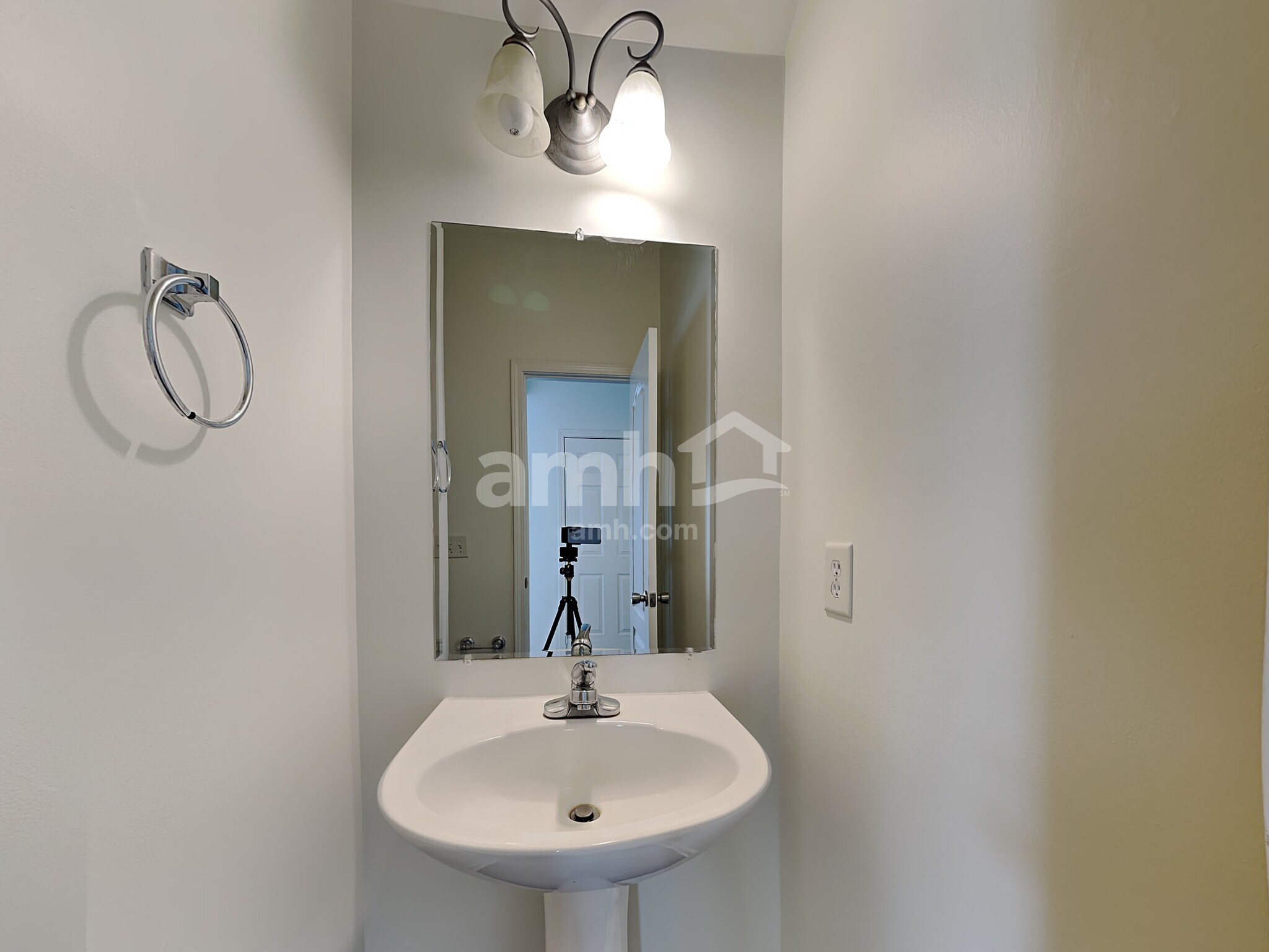 Building Photo - 127 Mercer Dr