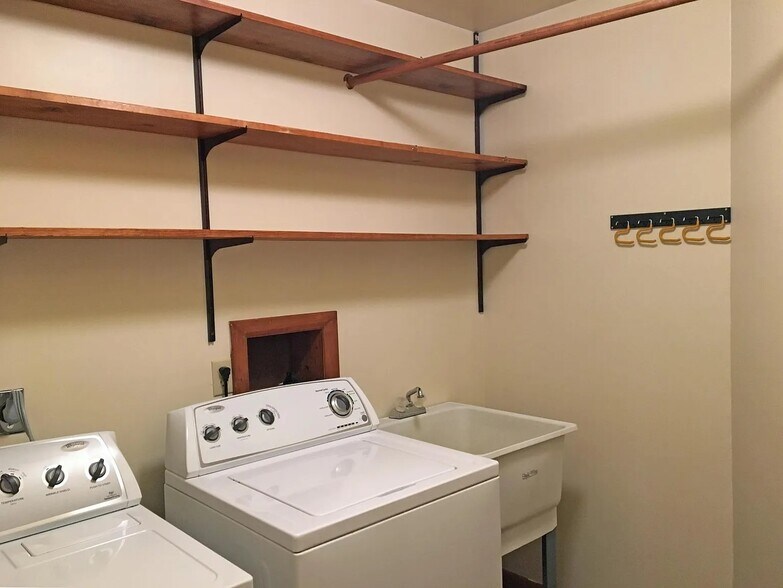 Laundry room - 983 Brattle Ln