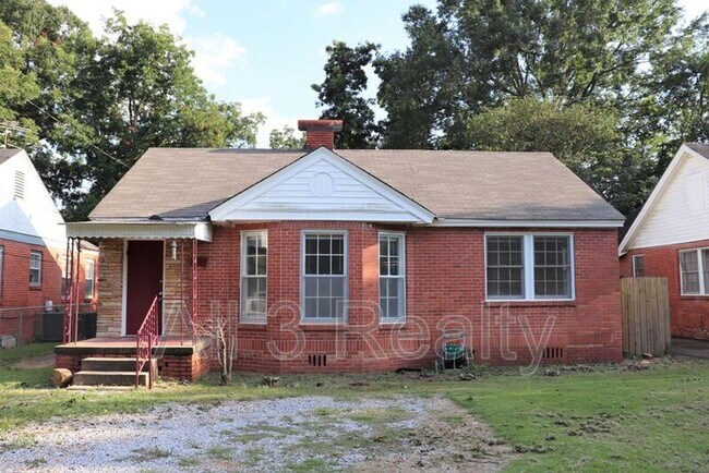 Primary Photo - 2320 McCarter Ave