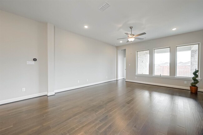 Building Photo - 10707 Deer Path Dr