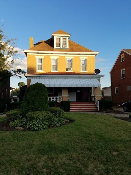 Outside - 3859 Brownsville Rd