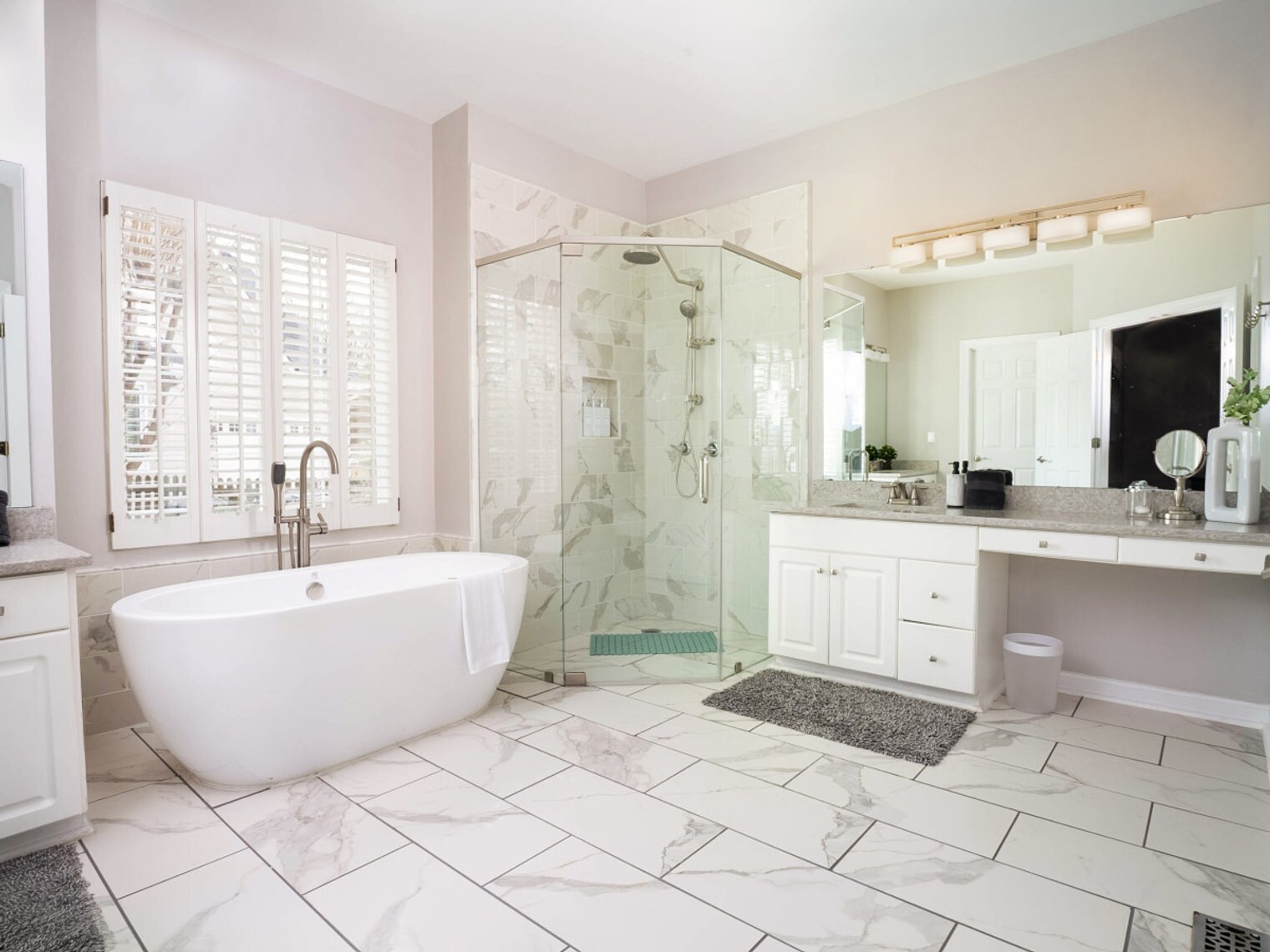 Building Photo - 10301 Rougemont Ln