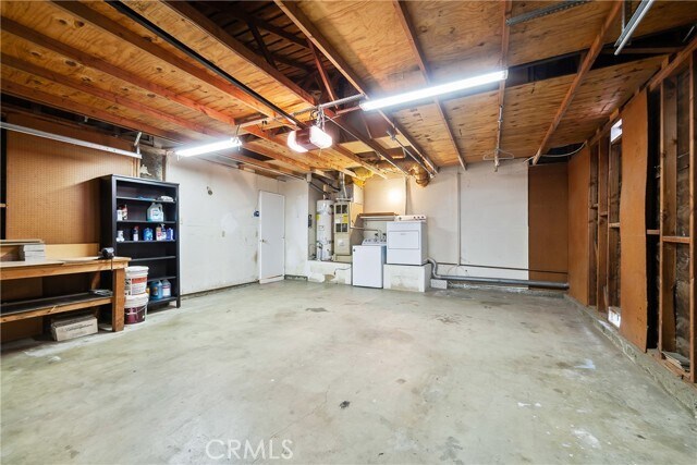 Building Photo - 2371 Northpark St