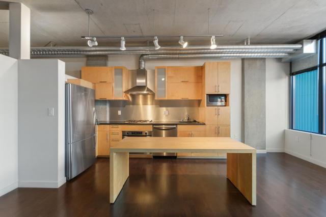 Building Photo - 1 bedroom in Seattle WA 98121