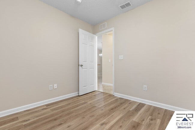 Building Photo - 51 Seaton Valley Path