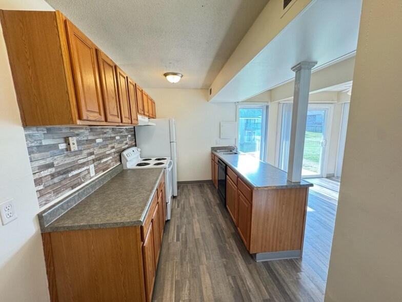 Building Photo - 7311 Buckingham Dr