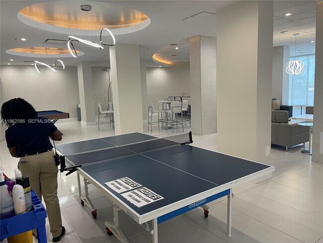 Building Photo - 3001 S Ocean Dr