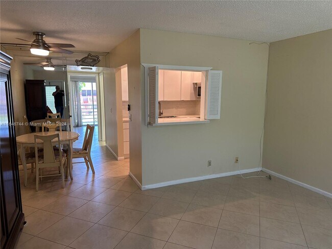 Building Photo - 502 Tilford Dr