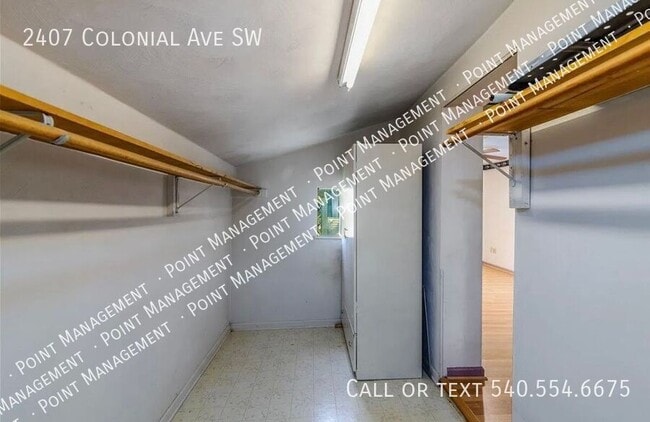 Building Photo - 2407 Colonial Ave SW