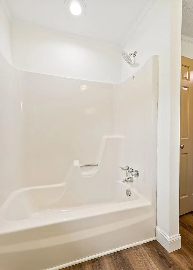 Building Photo - 1409 Robert Ln