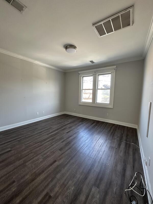 Building Photo - 162 Grand St