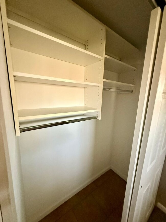 Building Photo - 5137 Mays Ave