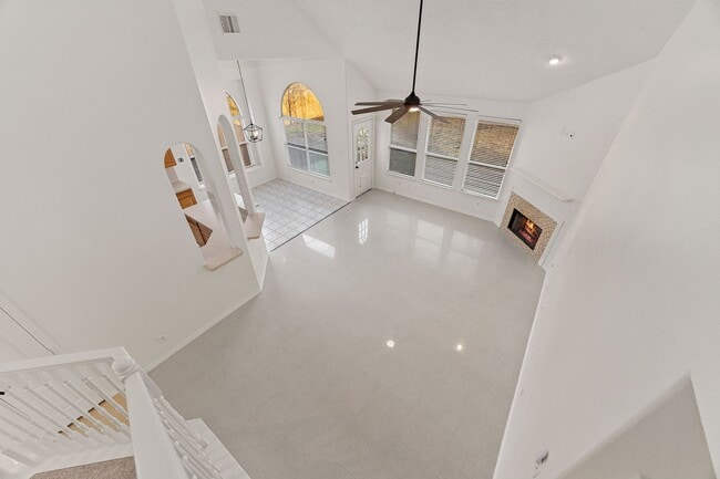 Building Photo - 910 Box Elder Dr