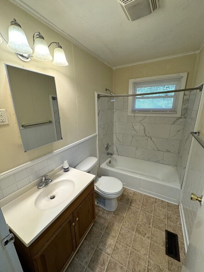Building Photo - Five Points 3br House - Fall 2026 Prelease