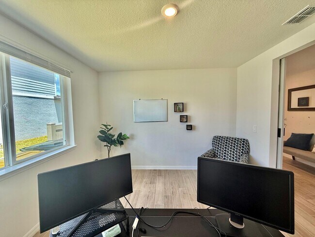 Building Photo - Bartow Rental Home!