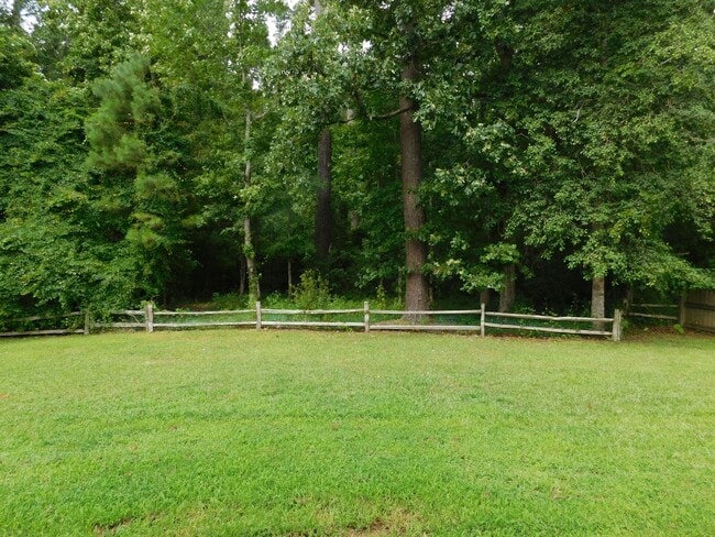 Building Photo - 408 Sweet Gum Way