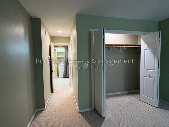 Building Photo - 3 Willow Ln